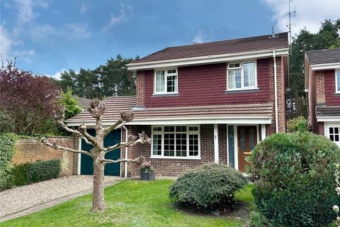 Priors Keep, Fleet, Hampshire, GU52 4 bed detached house for sale
