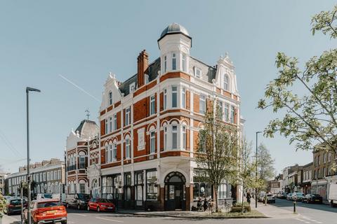 Loughborough Road, London SW9 1 bed maisonette for sale