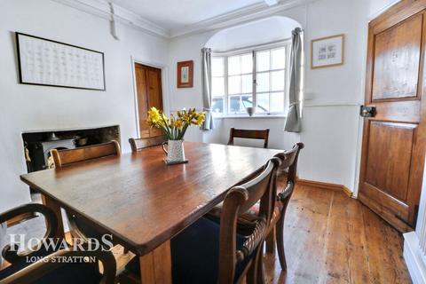 London Road, Harleston 4 bed character property for sale