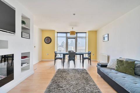 Townmead Road, Sands End, London, SW6 2 bed flat for sale