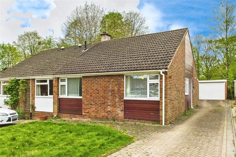 Barlows Road, Tadley, Hampshire, RG26 2 bed bungalow for sale