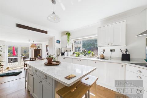 Battery Hill, Fairlight 3 bed detached house for sale