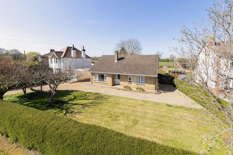 Farndon Road, Woodford Halse 3 bed detached bungalow for sale