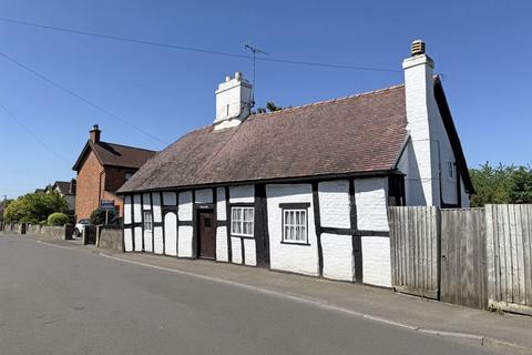 Green Lane, Hucclecote, Gloucester 2 bed detached house for sale