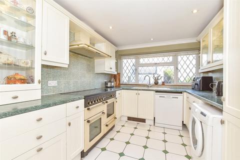 Buckingham Road, Petersfield, Hampshire 3 bed semi