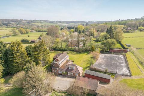 Rignall Road, Buckinghamshire HP16 5 bed detached house for sale