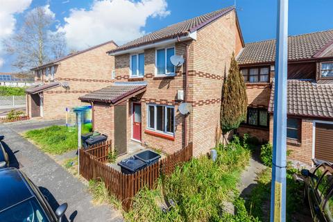 Damigos Road, Gravesend DA12 1 bed ground floor maisonette for sale