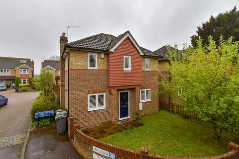 Maidstone Road, Tonbridge TN11 3 bed detached house for sale
