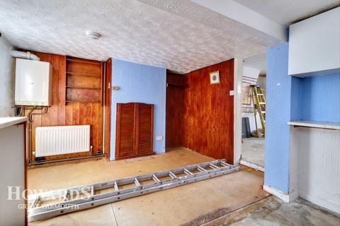 Kent Square, Great Yarmouth 2 bed end of terrace house for sale