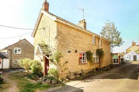 Burton Terrace, Bozeat NN29 3 bed detached house for sale