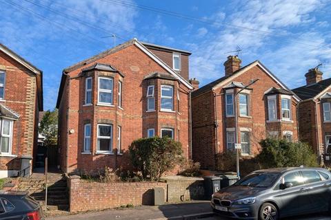 Judd Road, Tonbridge, TN9 2NH 2 bed semi