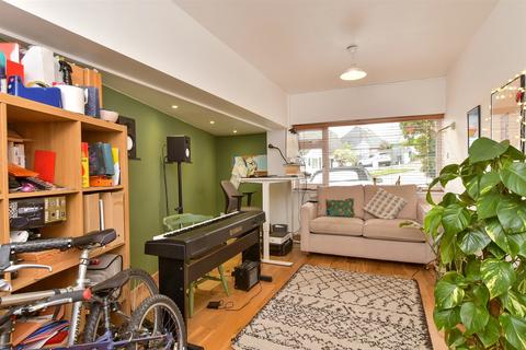 Carden Crescent, Brighton, East Sussex 3 bed semi