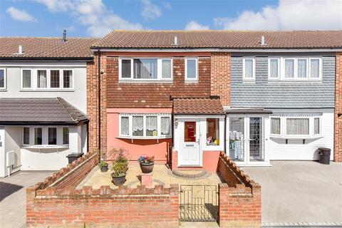 Yelverton Close, Romford RM3 2 bed terraced house for sale