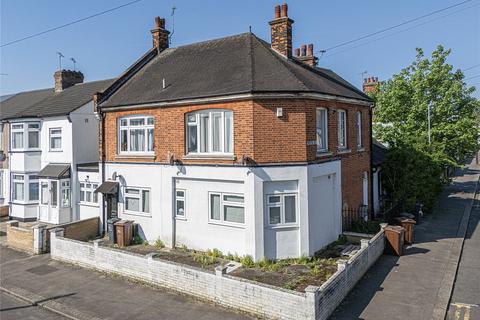 Bennett Road, Romford RM6 1 bed apartment for sale