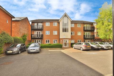 Fyffes Court, Hitchin 2 bed flat for sale