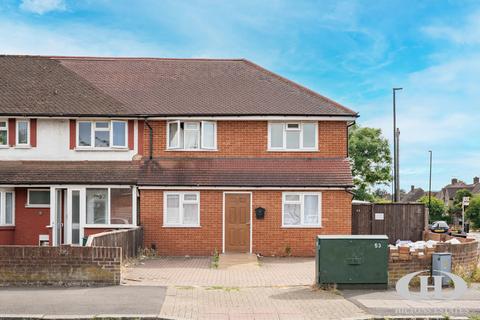 Hampton Lane, Feltham 4 bed end of terrace house for sale