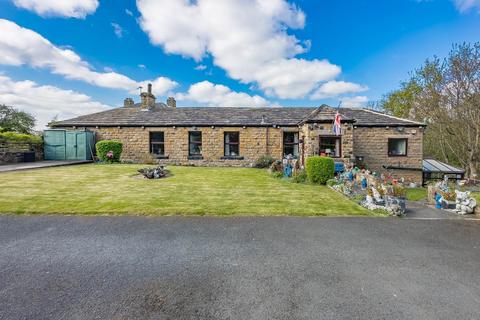 Lady Ann Road, Batley 3 bed detached house for sale