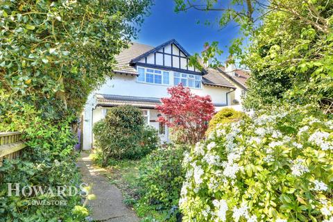 London Road South, Lowestoft 4 bed semi