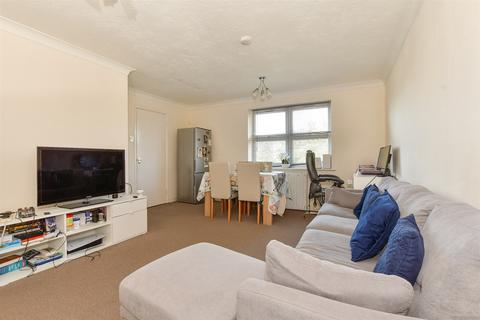 Burns Avenue, Chadwell Heath, Essex 2 bed flat for sale