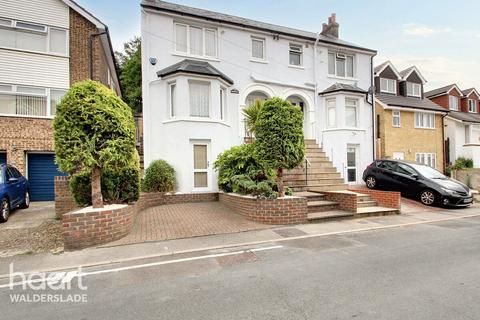 Beacon Road, Chatham 3 bed semi