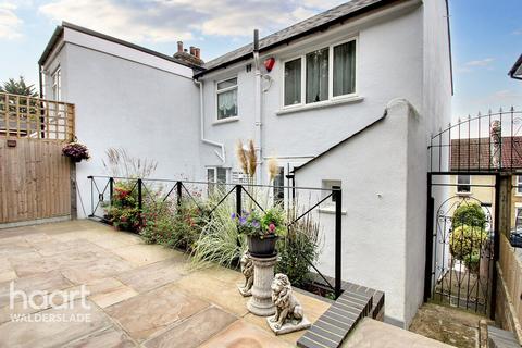 Beacon Road, Chatham 3 bed semi