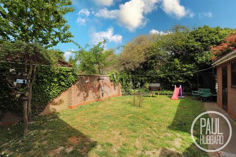 Windermere Park, Lowestoft, NR32 3 bed detached house for sale