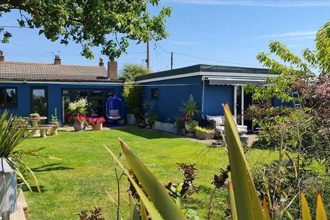 Clacton Road, Thorrington CO7 3 bed detached house for sale