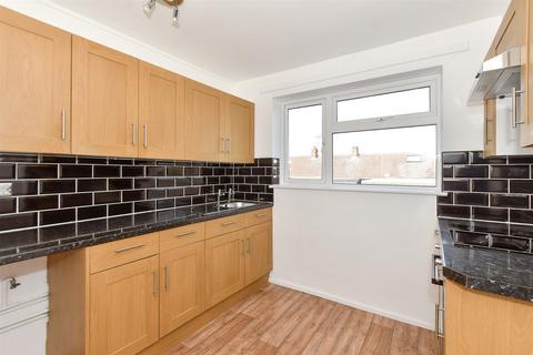 Gobions, Basildon SS16 2 bed terraced house for sale