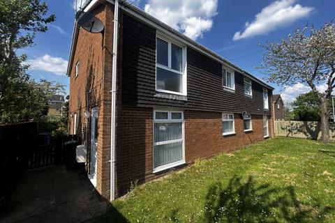 Stanton Avenue, Newsham farm, Blyth... 2 bed flat for sale