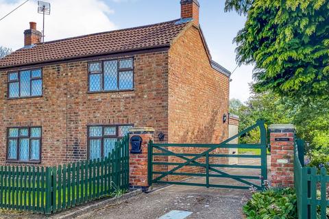 4 Silver Street, Minting, Horncastle... 3 bed detached house for sale