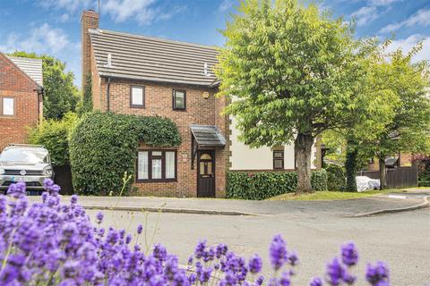 Carson Road, Cockfosters, EN4 4 bed detached house for sale