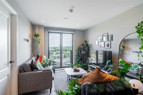 Springwell Gardens, Whitehall Road... 1 bed apartment for sale
