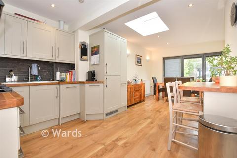 Graystone Road, Tankerton... 3 bed semi