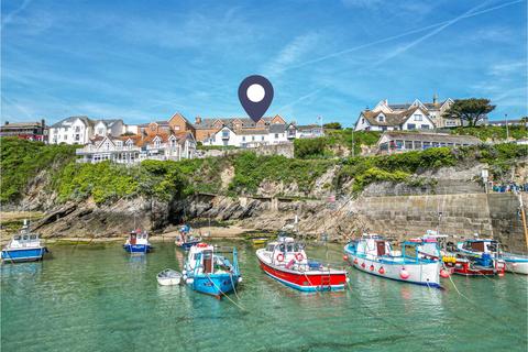 North Quay Hill, Newquay TR7 2 bed cottage for sale