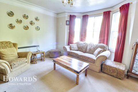 London Road, Harleston 4 bed semi