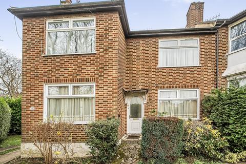 Brook Lodge, Brook Avenue, Edgware... 2 bed ground floor maisonette for sale