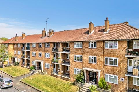 London N8 1 bed flat for sale