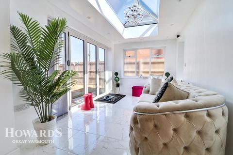 Fisher Avenue, Great Yarmouth 3 bed end of terrace house for sale