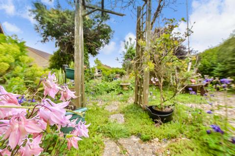 Melbourne Avenue, Dover CT16 3 bed semi