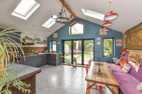 Walmsley Road, Broadstairs, Kent 3 bed detached house for sale