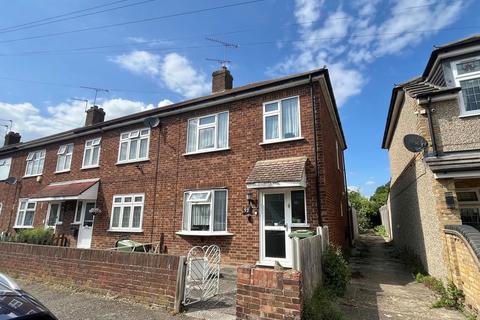 Wolseley Road, Romford 3 bed end of terrace house for sale