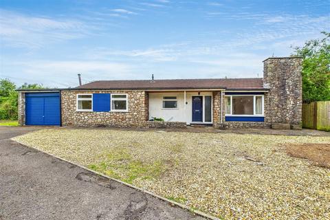 Quiet setting in the desirable area... 3 bed detached bungalow for sale