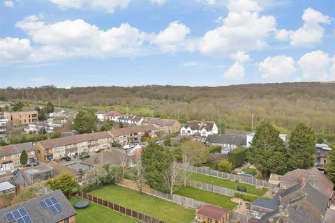 Buckthorne House, Chigwell IG7 1 bed flat for sale