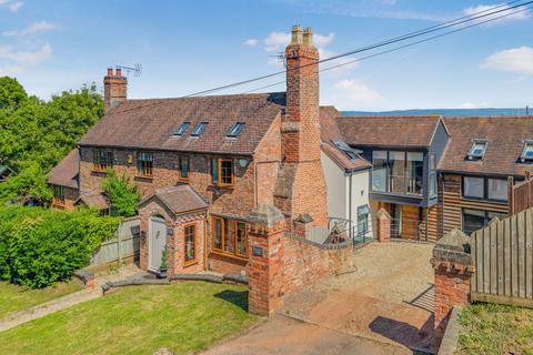 Wainlode Hill, Gloucester GL2 4 bed semi