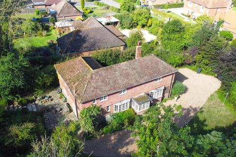 Grove Lane, Iden, Rye 3 bed detached house for sale