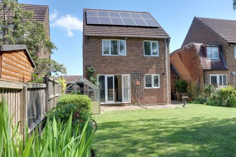 Newlyn Close, Stevenage SG1 4 bed property for sale