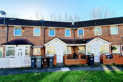Blackburn Way, Hounslow TW4 2 bed terraced house for sale