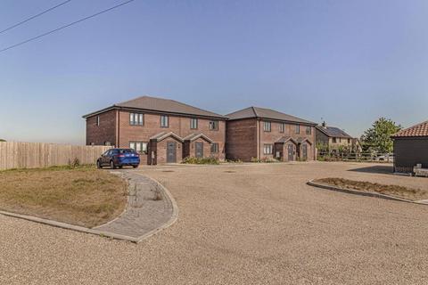 Hubbards Close, Combs 3 bed semi