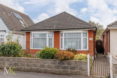 Headswell Crescent, Bournemouth BH10 2 bed bungalow for sale