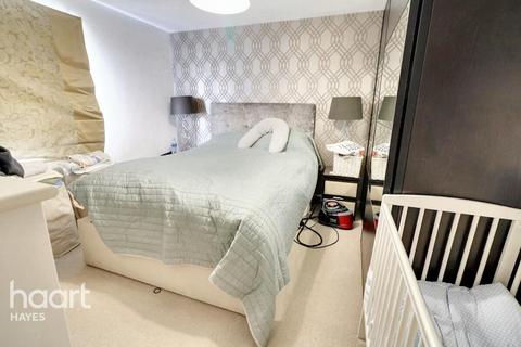 Varcoe Gardens, Hayes 2 bed apartment for sale